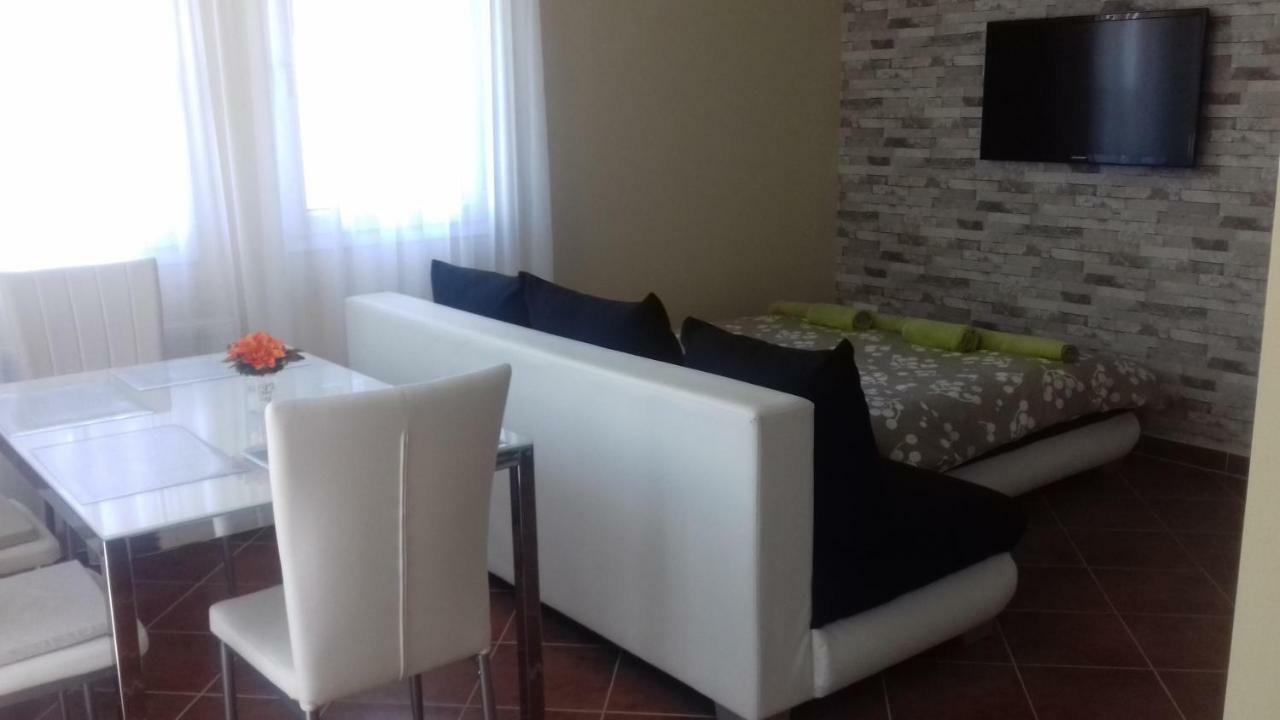 Benelise Apartman Heviz Exterior photo