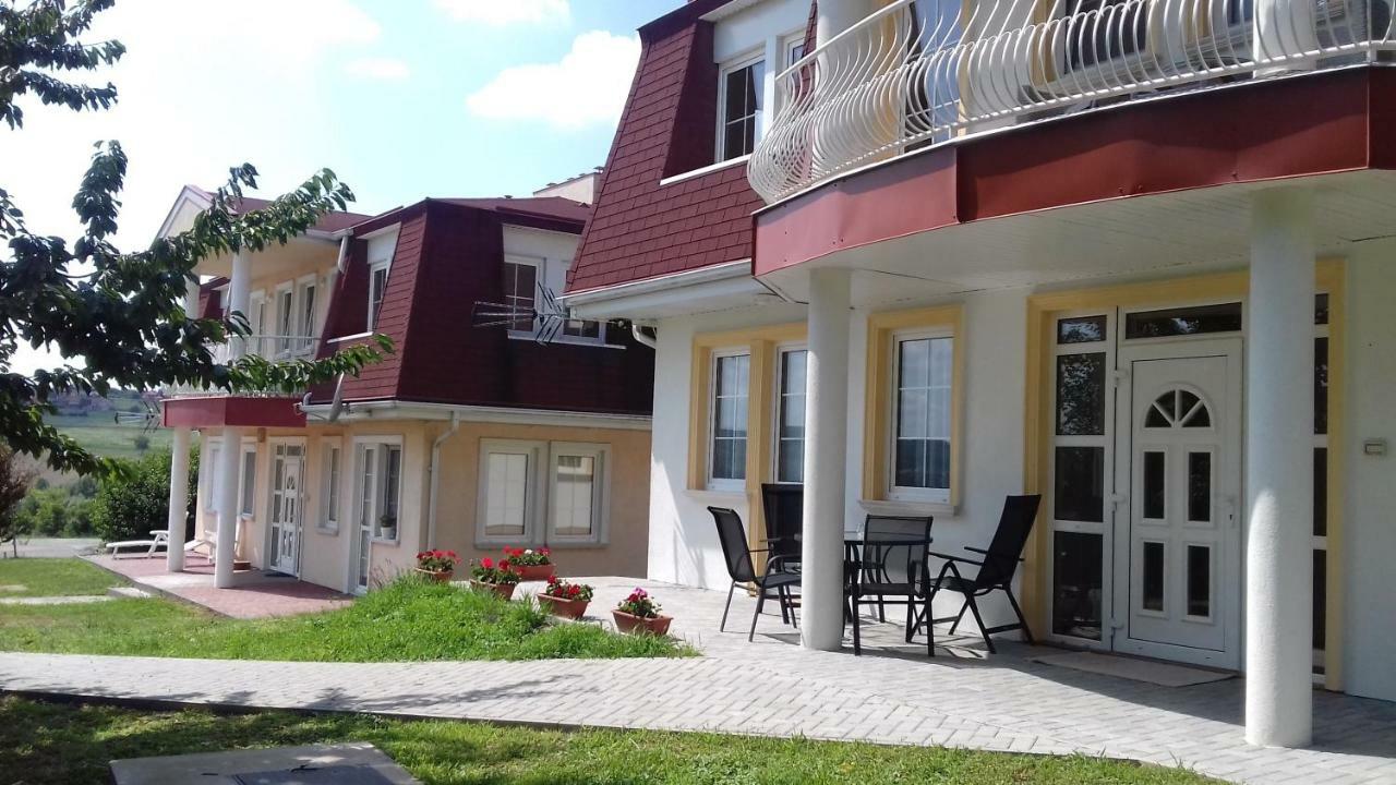 Benelise Apartman Heviz Exterior photo