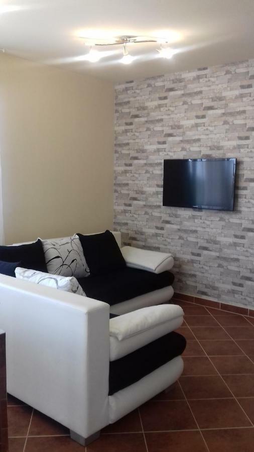 Benelise Apartman Heviz Exterior photo