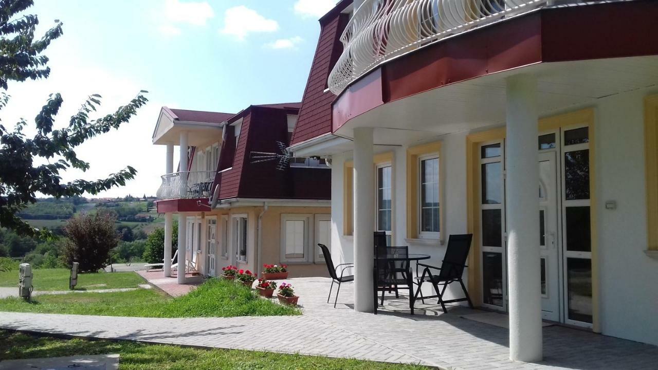 Benelise Apartman Heviz Exterior photo